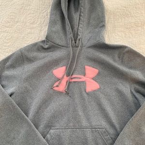 Women’s Under Armour sweatshirt size small